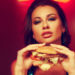 EXCLUSIVE: SUPERMODEL ALEXANDRA EATS A CHEESEBURGER!